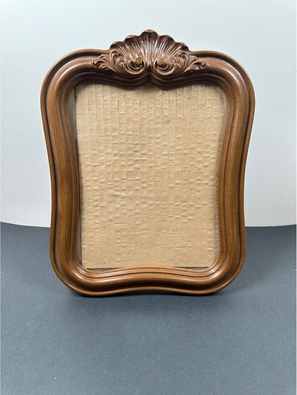 Ornate Molded Resin Picture Frame Shell Detail Victorian Style 9”x7” Opening